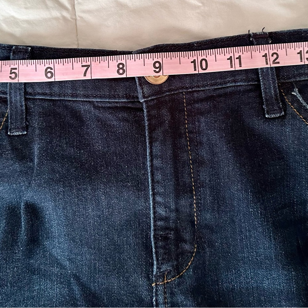 Rock & Republic Women's Dark Wash Jeans with Studded Back Pockets - Picture 11 of 11